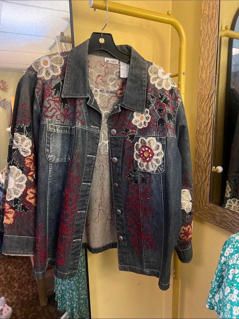 Rare vintage Embroidered Floral Dark Wash Denim Jacket